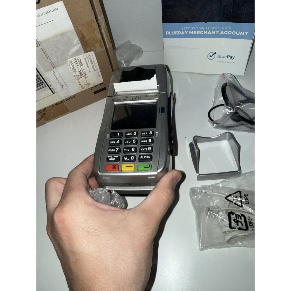 First Data FD130 EMV NFC Dial/IP Credit Card Machine - Picture 8 of 10
